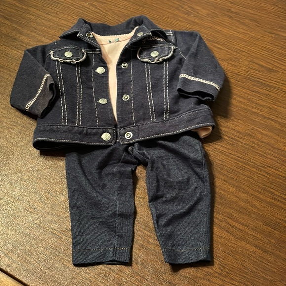 Guess Baby Jean jacket, long sleeve pink bodysuit and jeans 6-9 month size - Picture 1 of 11